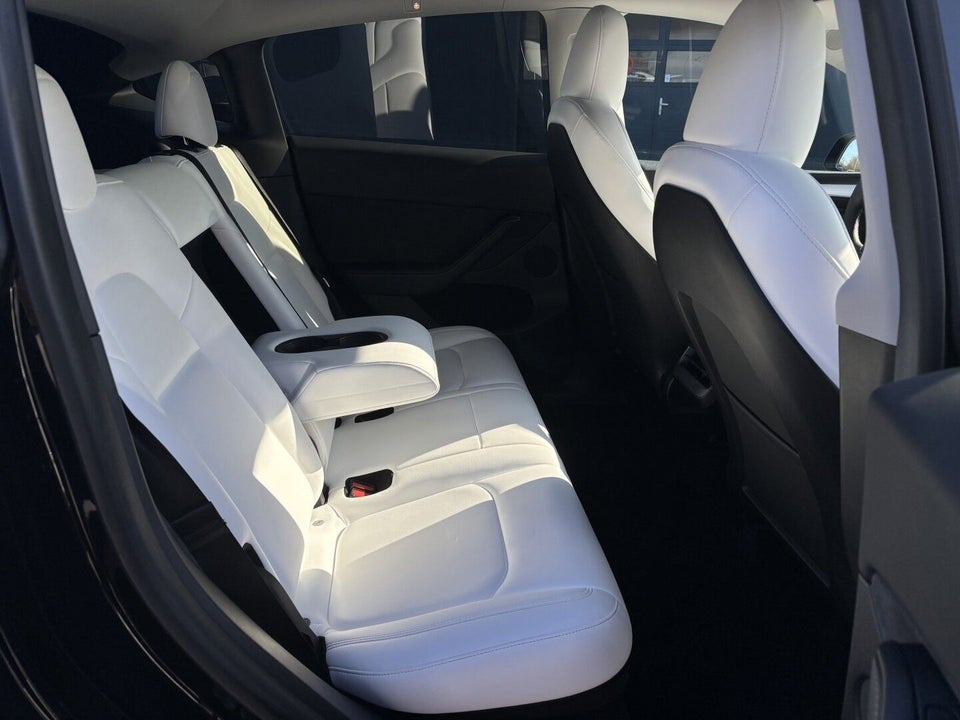 Tesla Model Y RWD 5d