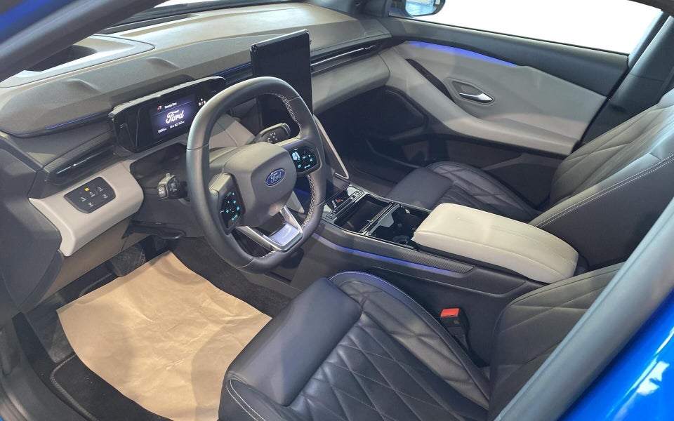 Ford Explorer 77 Premium Extended Range 5d