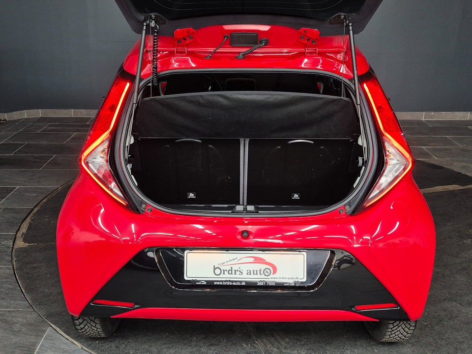 Toyota Aygo 1,0 VVT-i x-press 5d