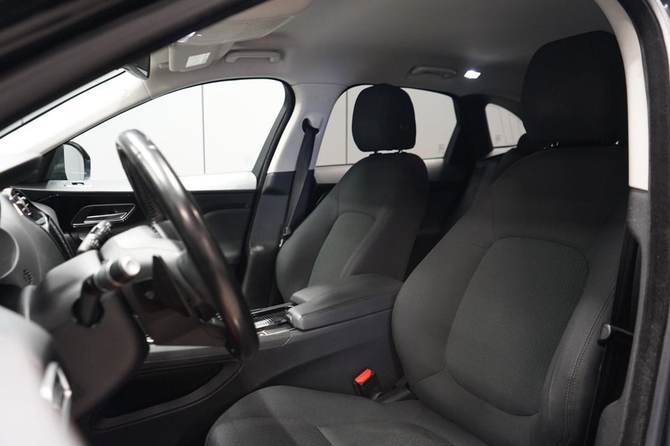 Jaguar F-Pace 2,0 D180 Pure aut. 5d