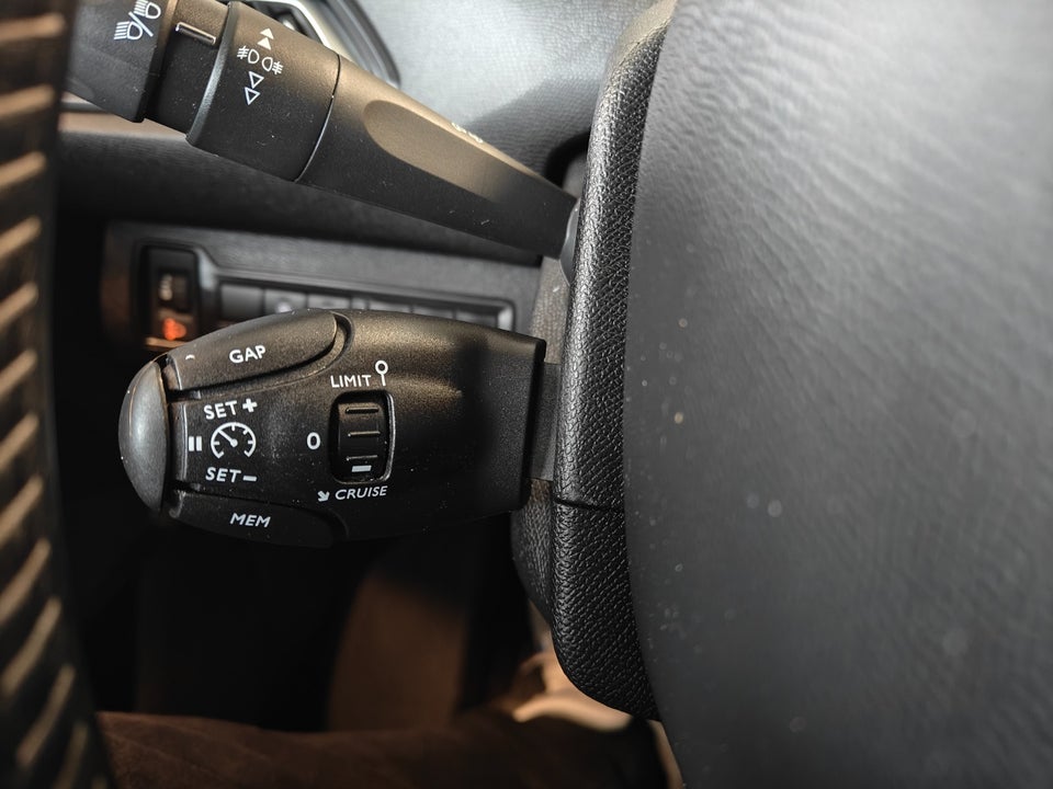 Peugeot 308 1,5 BlueHDi 130 Allure Lux SW 5d