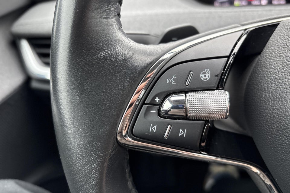 Skoda Enyaq 60 iV Plus 5d