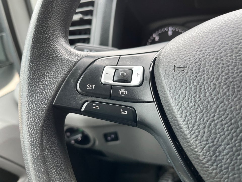 VW Crafter 30 2,0 TDi 177 Kassevogn L3H2