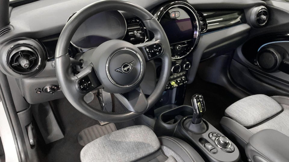 MINI Cooper SE Classic Trim 3d