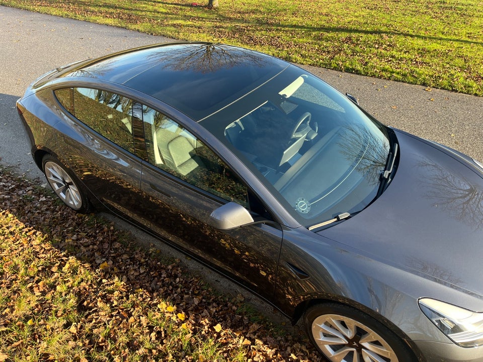 Tesla Model 3 Long Range AWD 4d