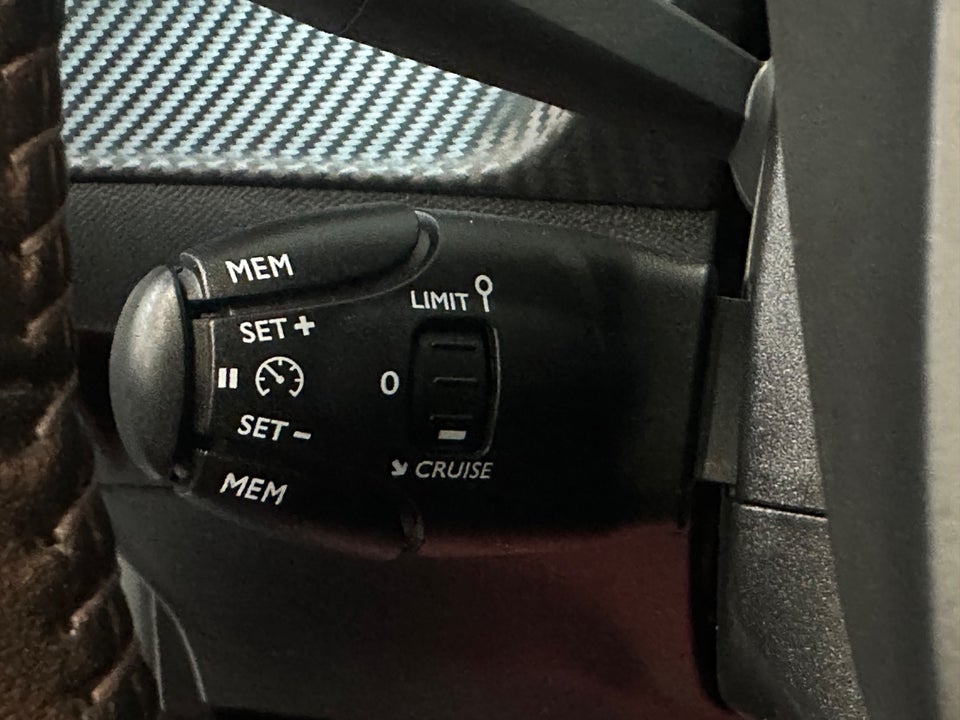 Peugeot 208 1,2 PureTech 100 Active 5d