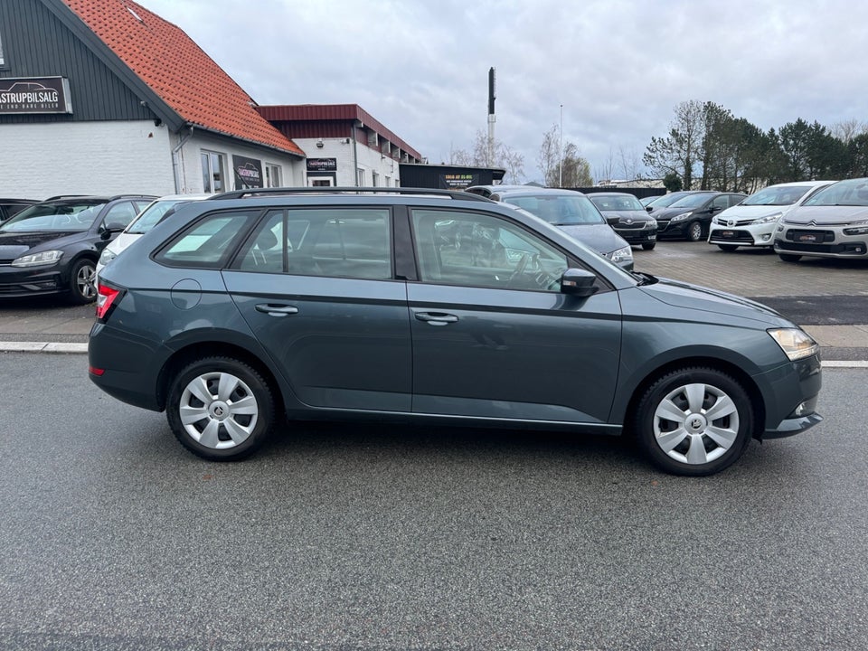 Skoda Fabia 1,0 MPi 60 Ambition Combi 5d