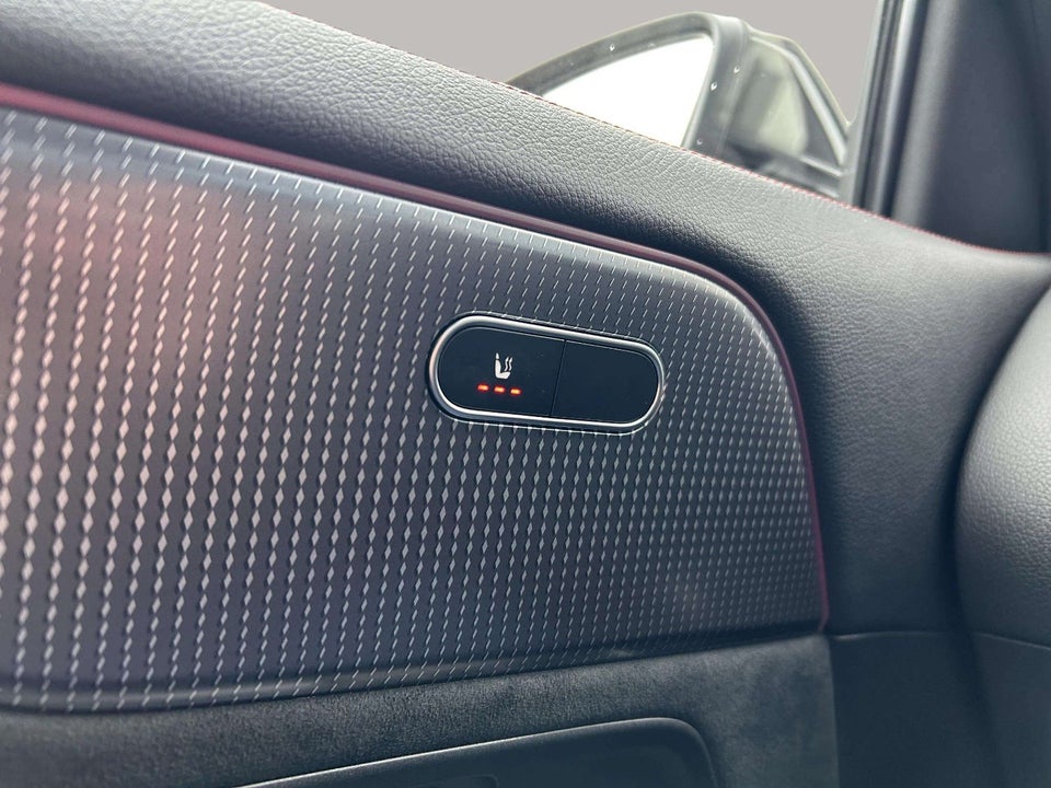 Mercedes EQA300 AMG Line 4Matic 5d