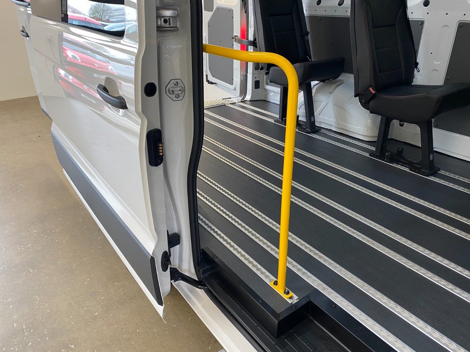 MAN TGE 2,0 3.140 Kombi L3H2 aut. FWD