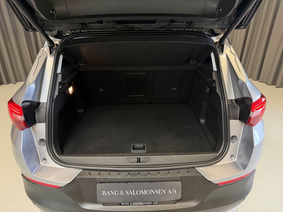 Opel Grandland X 1,6 Hybrid4 Ultimate aut. 5d