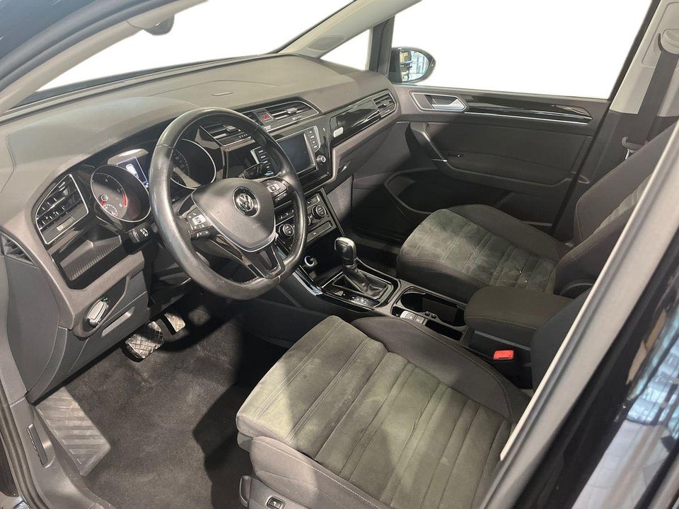 VW Touran 2,0 TDi 150 Highline DSG 5d