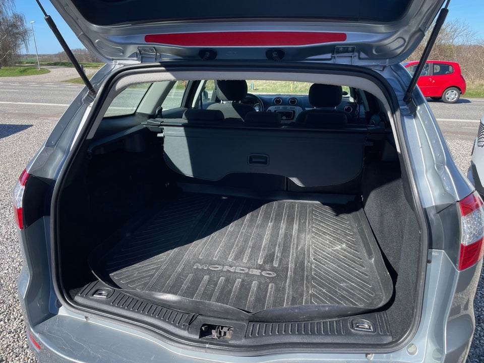 Ford Mondeo 2,0 Ambiente stc. 5d