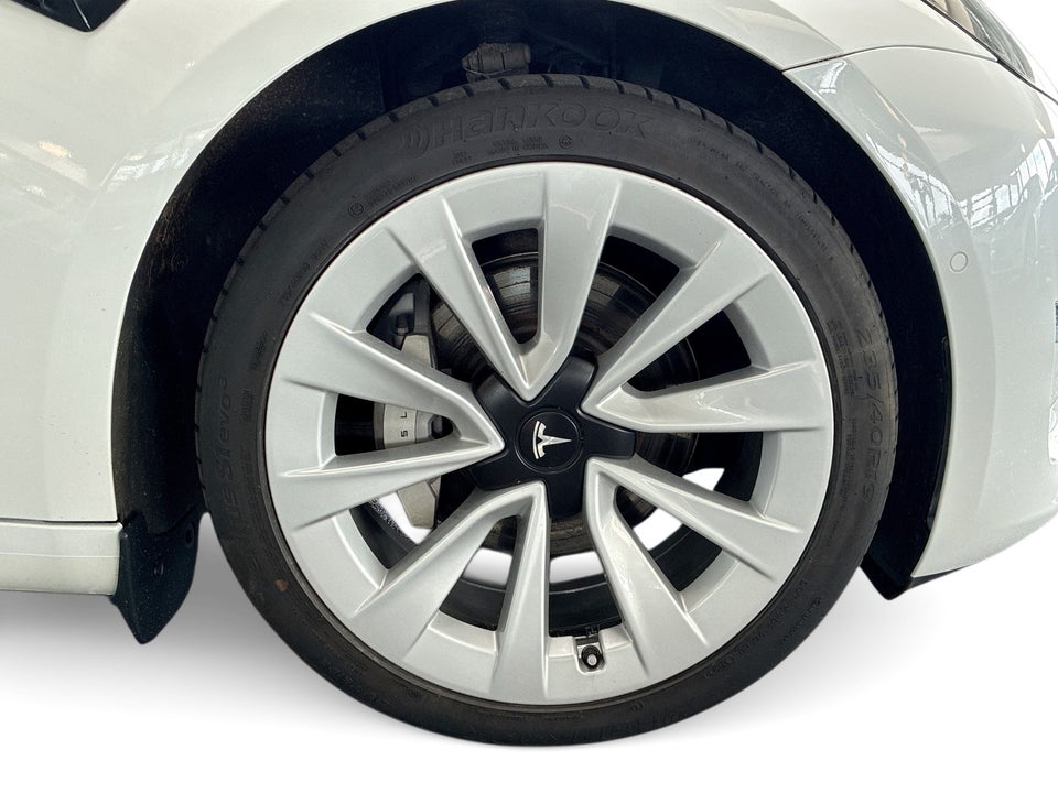 Tesla Model 3 Long Range AWD 4d