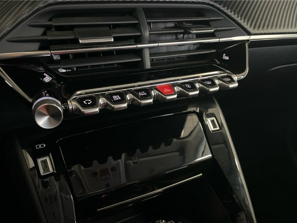 Peugeot 208 1,2 PureTech 100 Allure Sky 5d