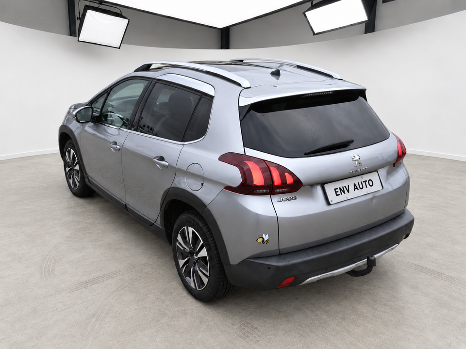 Peugeot 2008 1,2 e-THP 110 Allure Sky 5d
