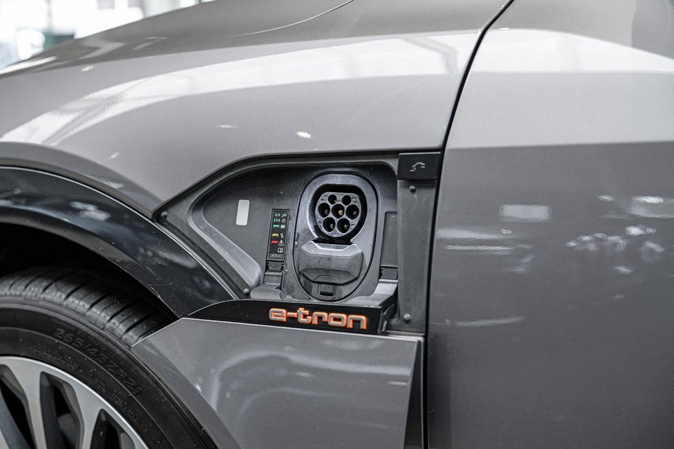 Audi e-tron 55 Advanced quattro 5d