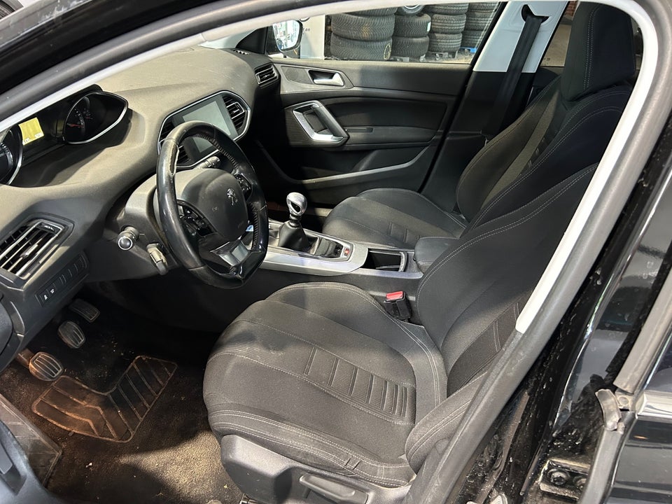 Peugeot 308 1,6 BlueHDi 120 Allure SW 5d