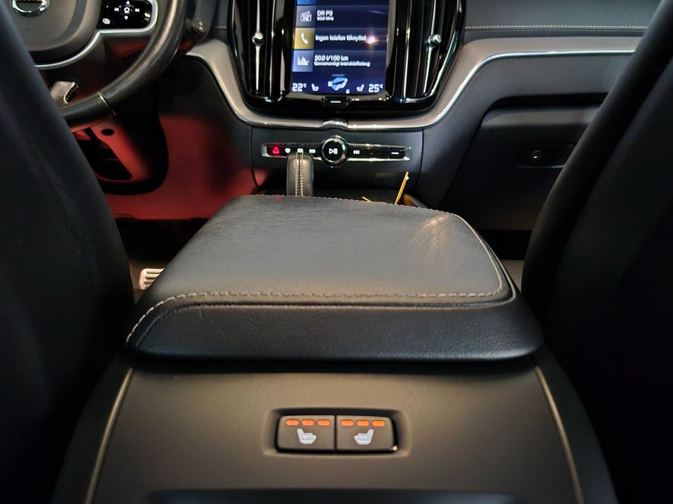 Volvo XC60 2,0 T6 ReCharge R-Design aut. AWD 5d