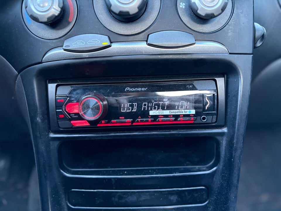 Hyundai Coupé 2,0  3d