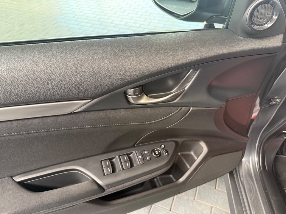 Honda Civic 1,0 VTEC Turbo Elegance CVT 5d