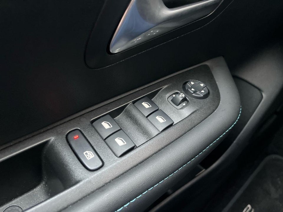 Peugeot 208 1,2 PureTech 100 Allure Sky EAT8 5d