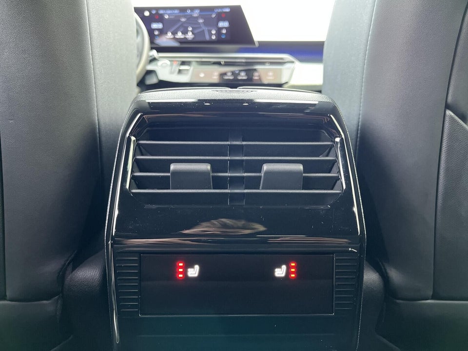 Peugeot e-3008 77 GT 5d