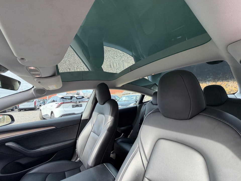 Tesla Model 3 Long Range RWD 4d