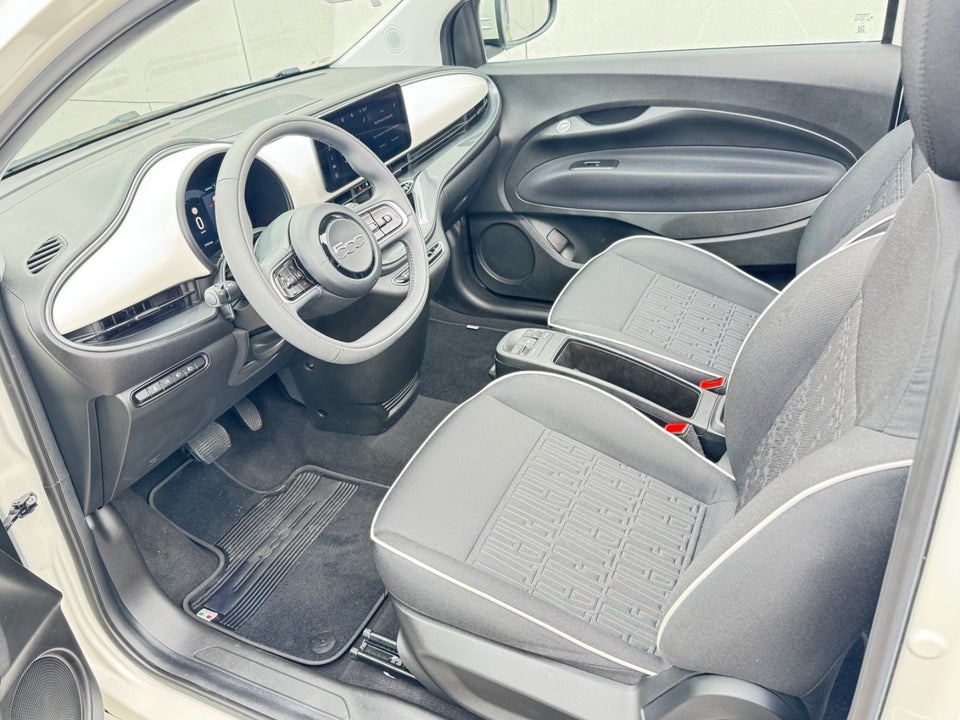 Fiat 500e 42 Icon Cabrio 2d