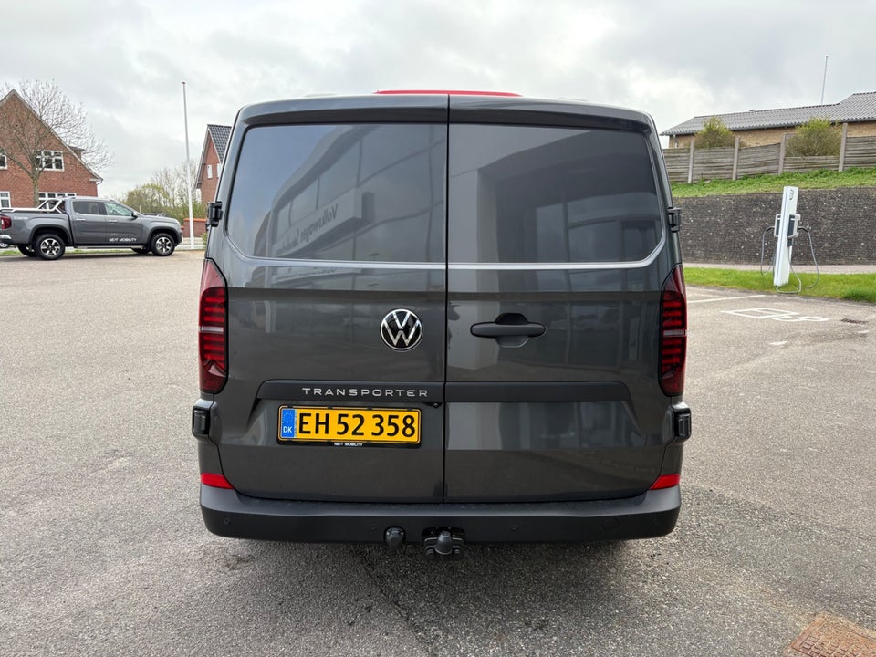 VW Transporter 2,0 TDi 150 Comfort Kassevogn LWB