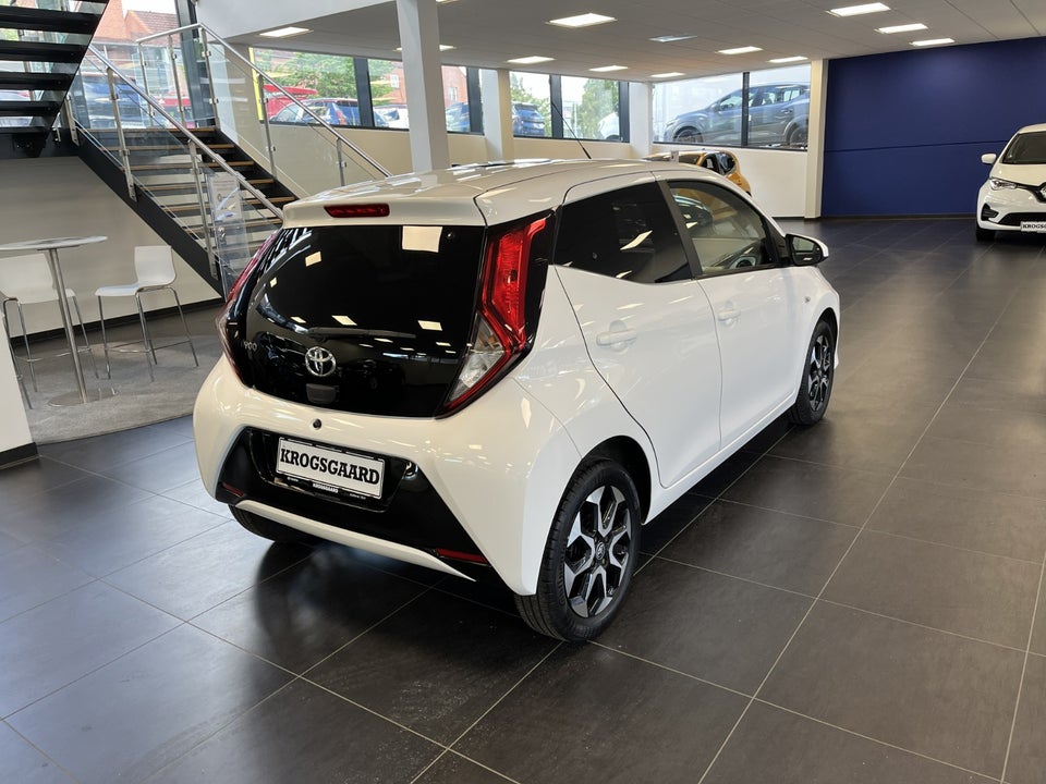 Toyota Aygo 1,0 VVT-i x-press 5d
