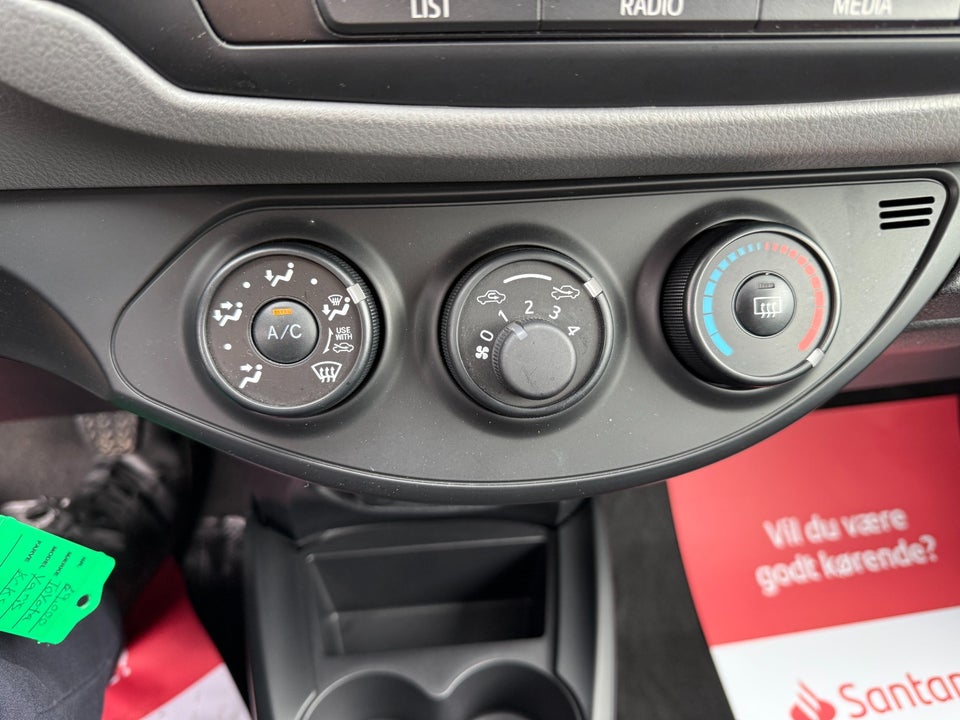 Toyota Yaris 1,0 VVT-i T2 5d