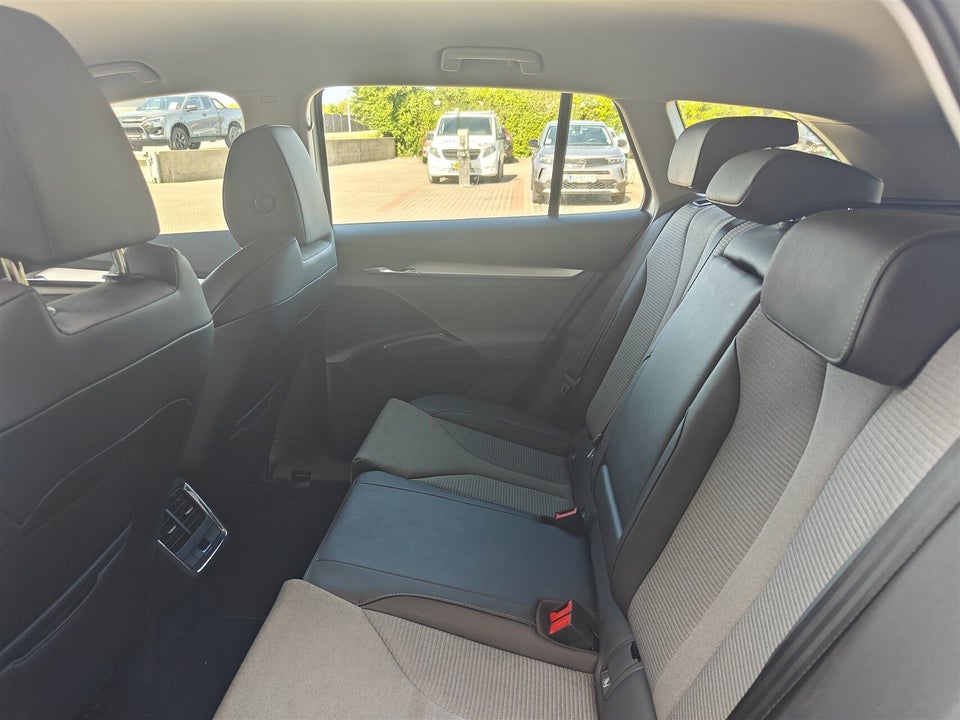 Skoda Enyaq 80 iV Plus 5d