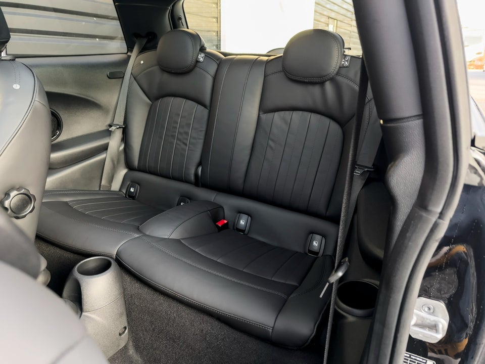 MINI Cooper SE Classic 3d