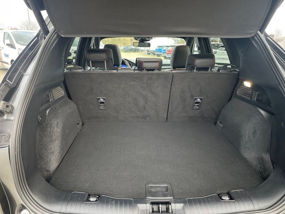 Ford Kuga 2,5 PHEV ST-Line X CVT 5d