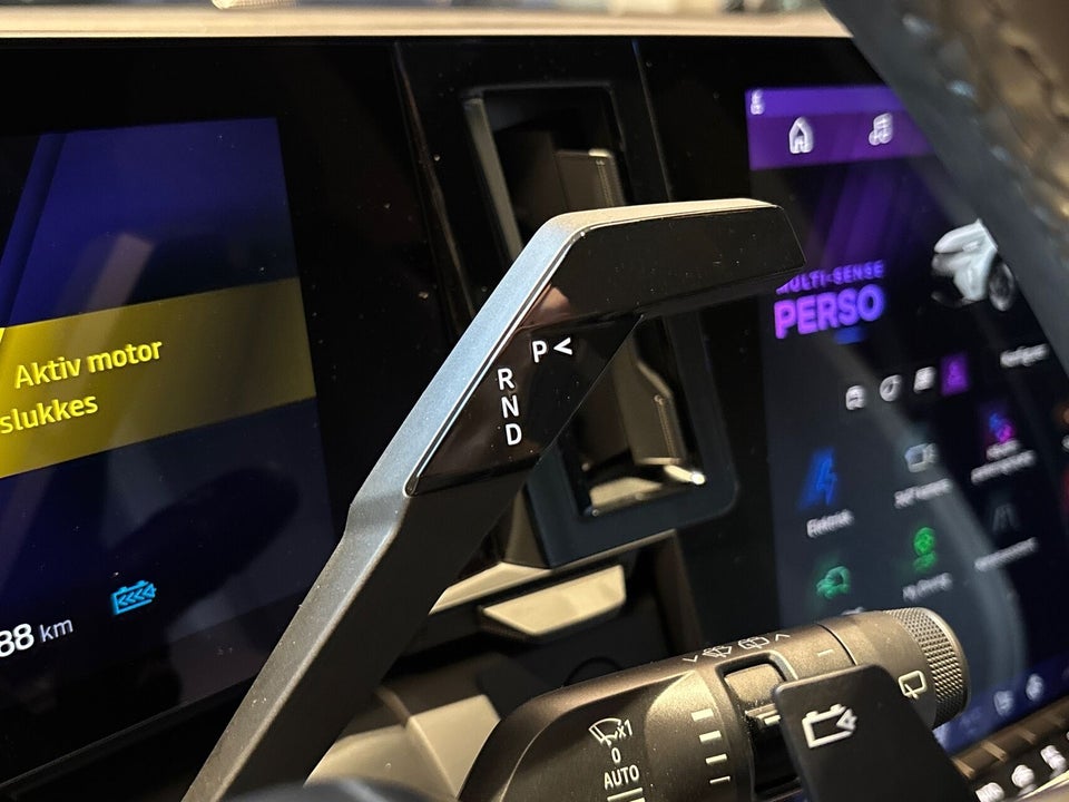 Renault Scenic E-Tech 87 Iconic 5d