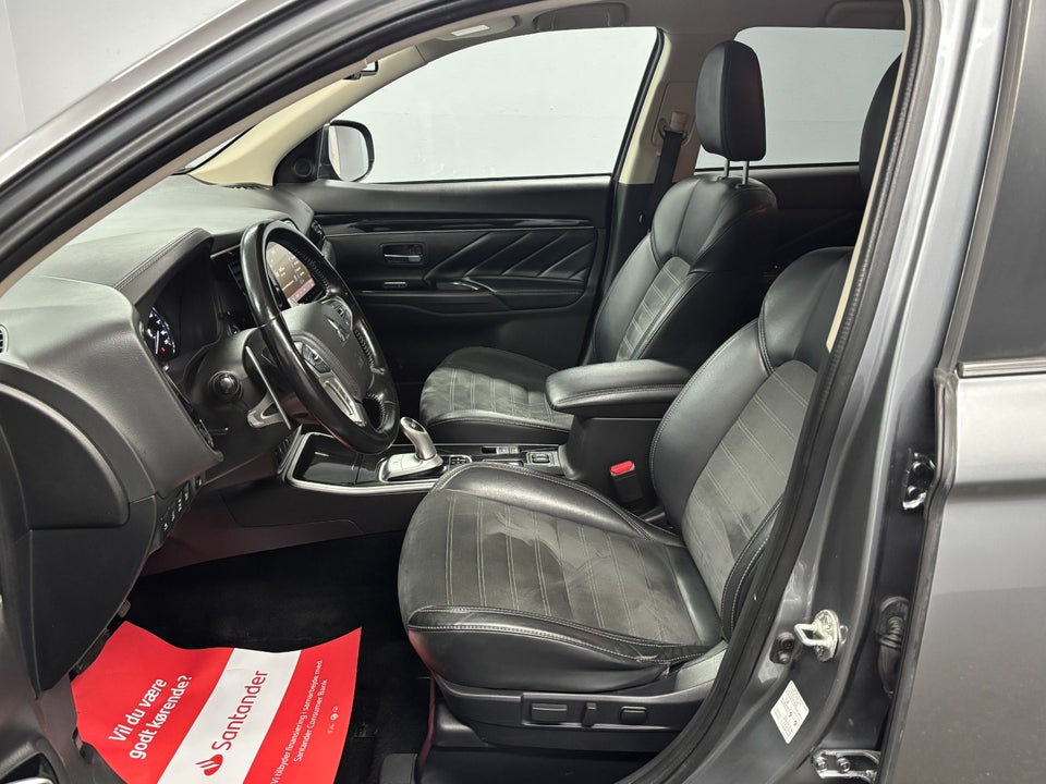 Mitsubishi Outlander 2,4 PHEV Intense CVT 4WD 5d