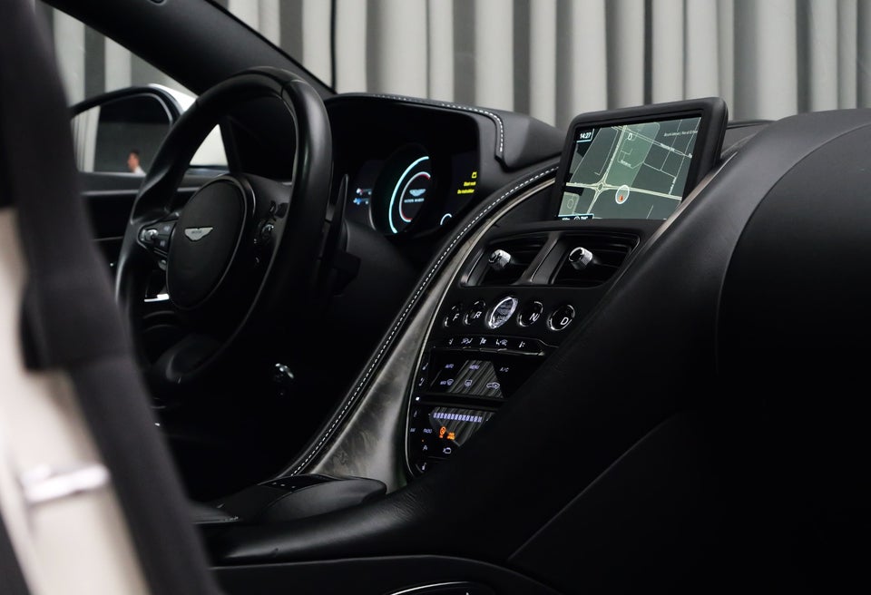 Aston Martin DB11 5,2 V12 Coupé aut. 2d