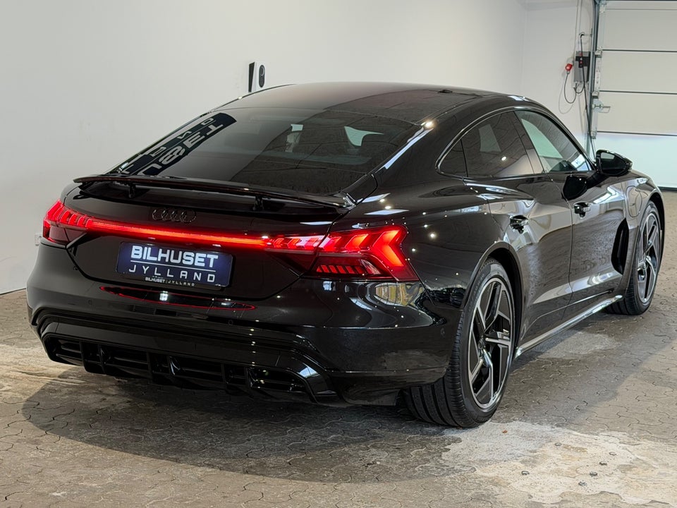 Audi e-tron GT quattro 4d