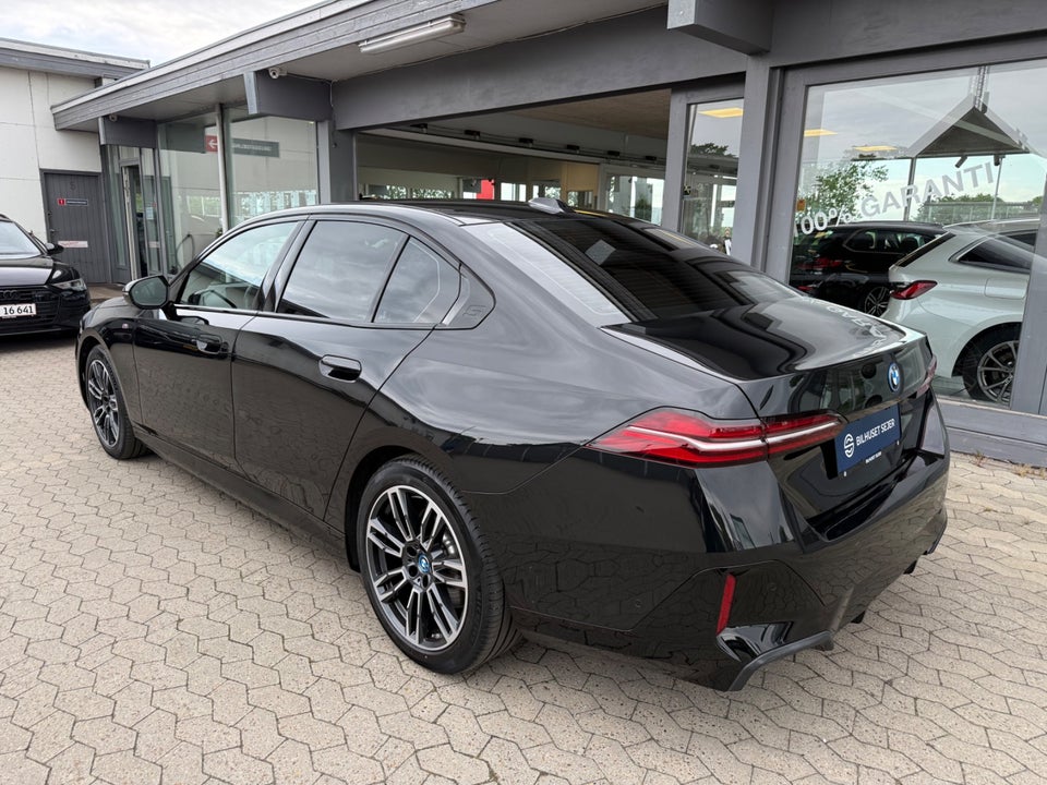 BMW i5 eDrive40 M-Sport 4d