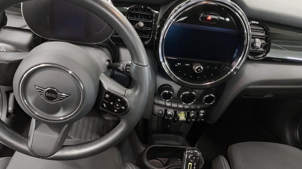 MINI Cooper SE Essential 3d