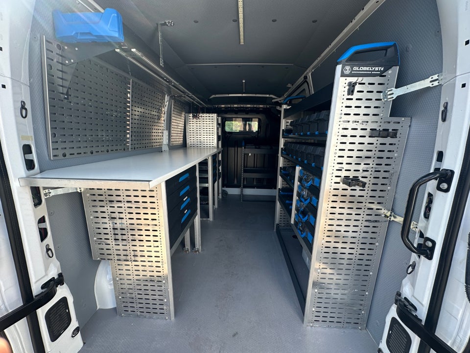 Renault Master IV T33 2,3 dCi 150 L2H2 Kassevogn