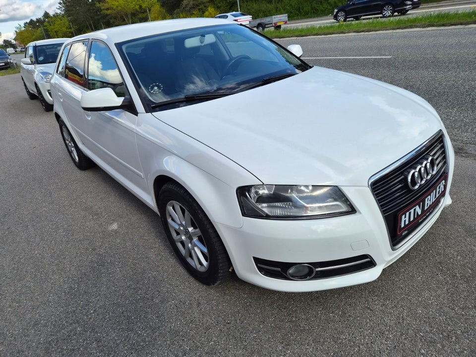Audi A3 1,6 TDi Ambiente Sportback 5d