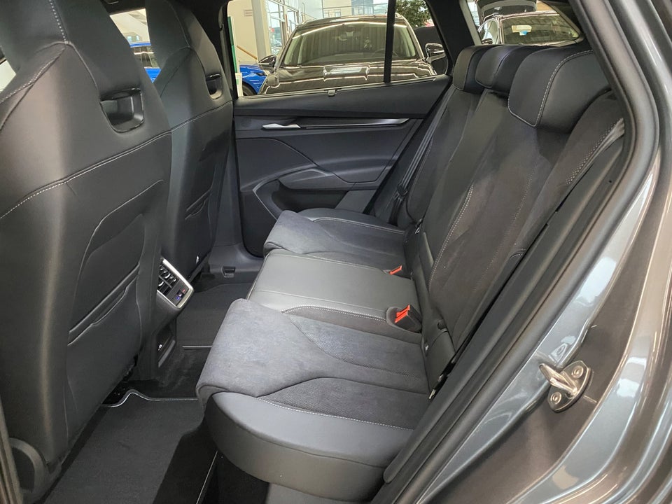 Skoda Enyaq 85 iV Sportline Advanced 5d