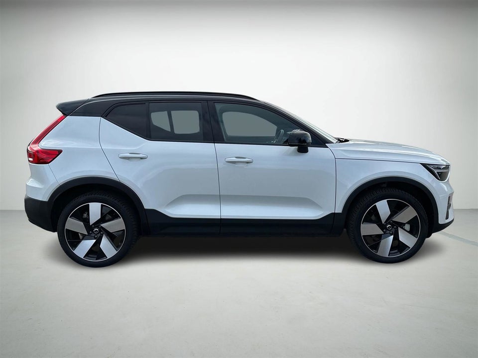 Volvo XC40 ReCharge Extended Range Plus 5d