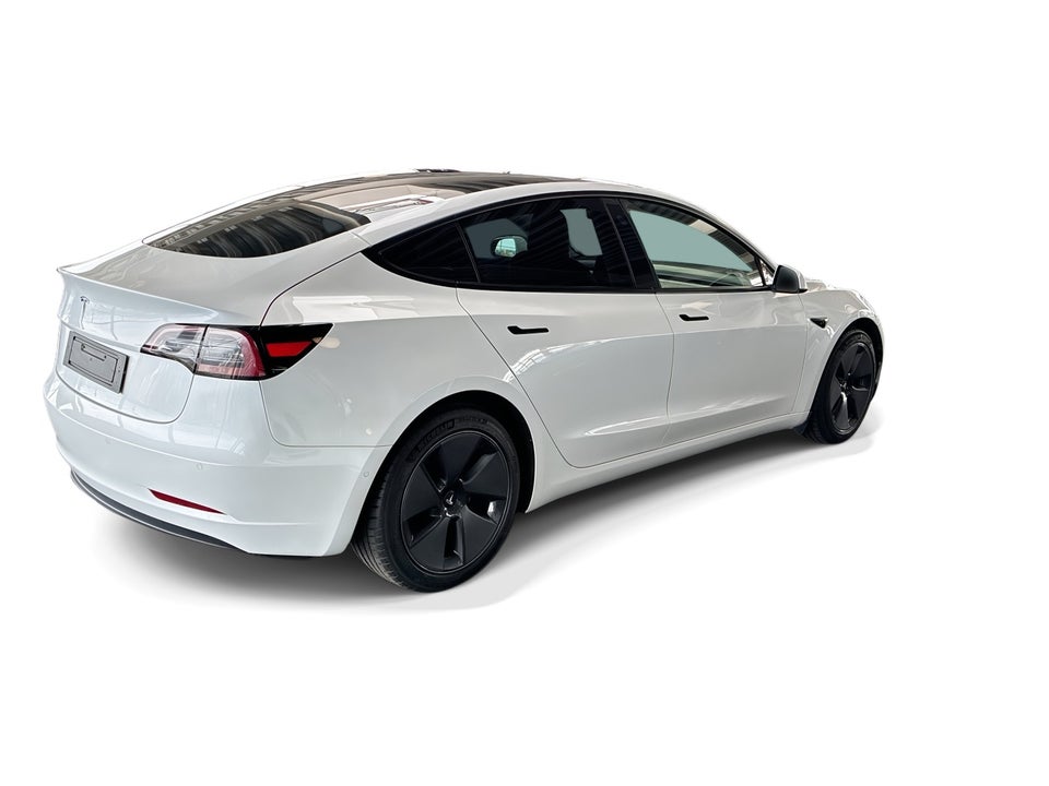 Tesla Model 3 Standard Range+ RWD 4d
