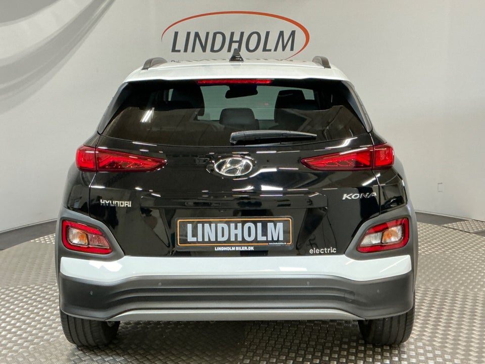 Hyundai Kona 64 EV Essential 5d