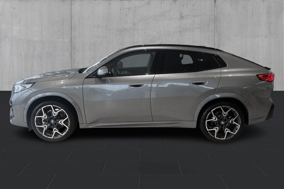 BMW iX2 xDrive30 Fully Charged M-Sport 5d