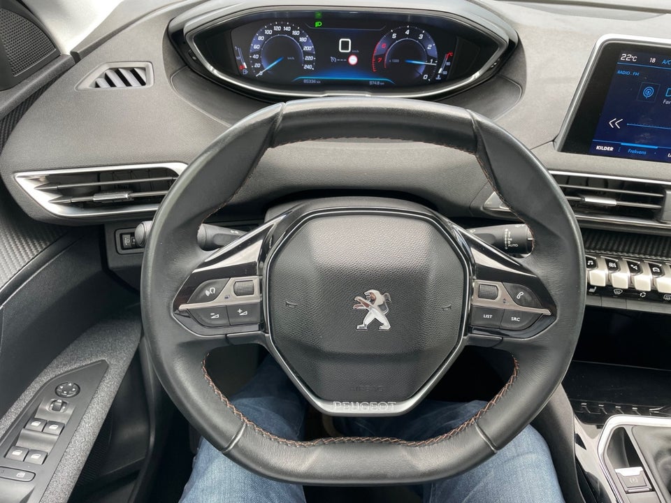 Peugeot 3008 1,2 e-THP 130 Active 5d