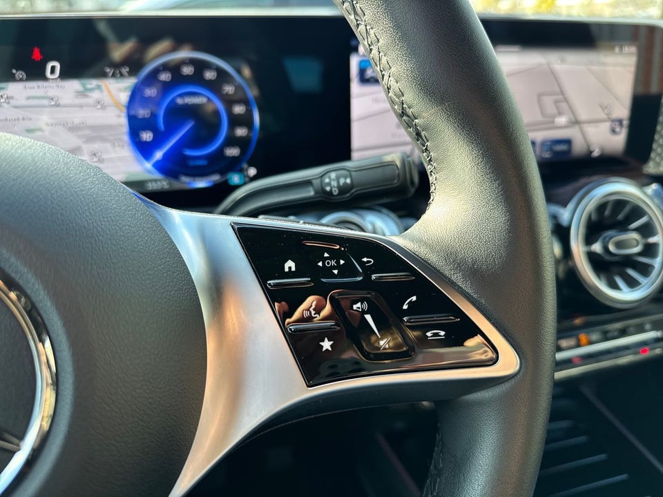 Mercedes EQB300 4Matic 5d