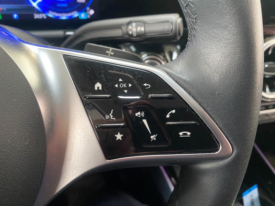 Mercedes EQA300 Progressive 4Matic 5d